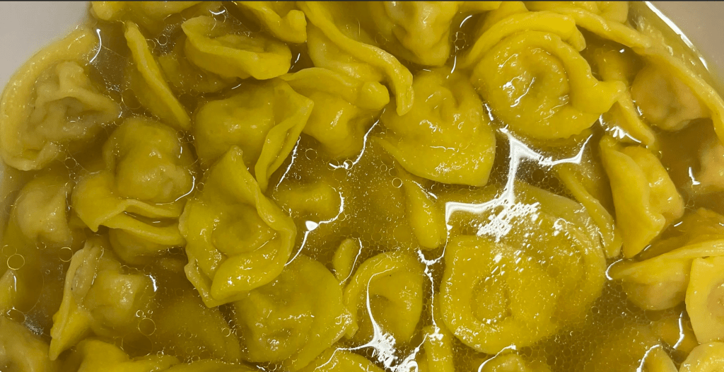 cappelletti in brodo